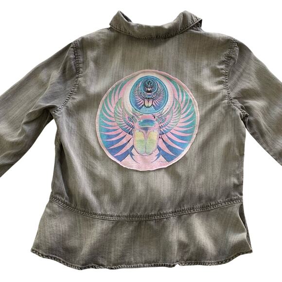 Via Penny Lane Reworked Apparel | Journey Graphic Gray Button Up Shirt Small - Picture 2 of 12